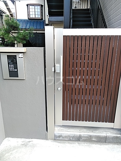 20/28 エントランス