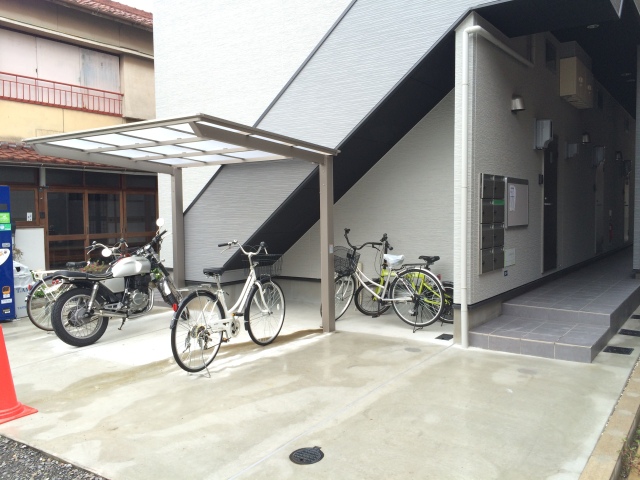 2/4 エントランス