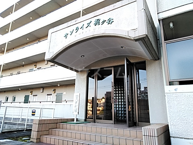 25/27 エントランス