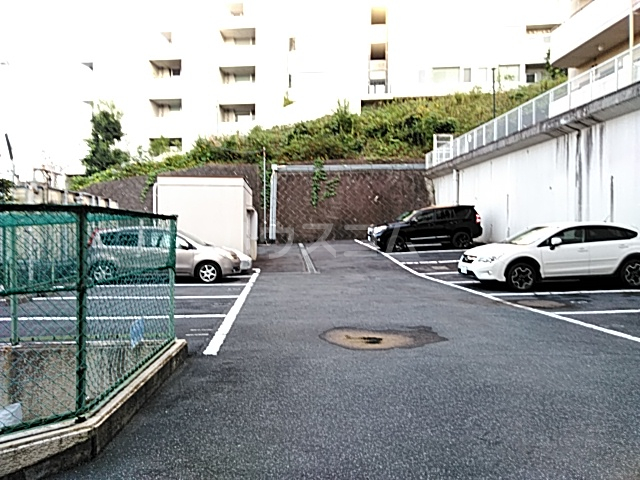 26/27 駐車場