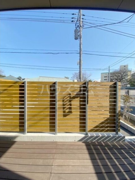 21/27 エントランス