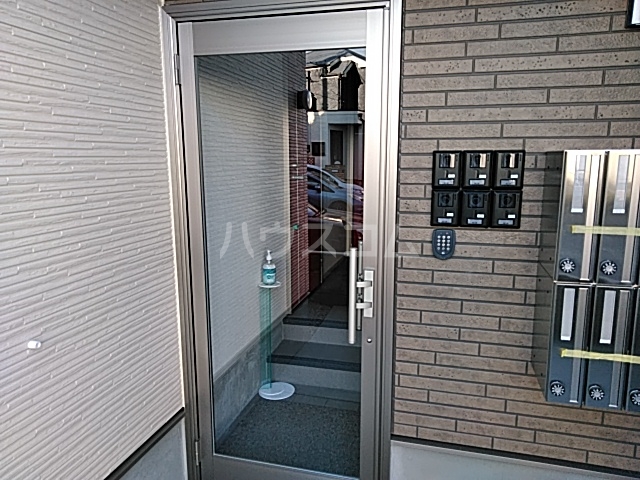 2/4 エントランス