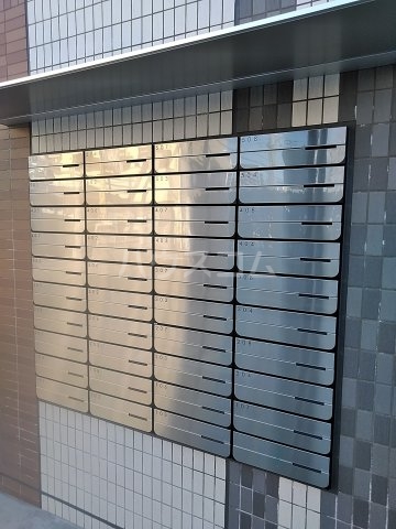 21/30 エントランス