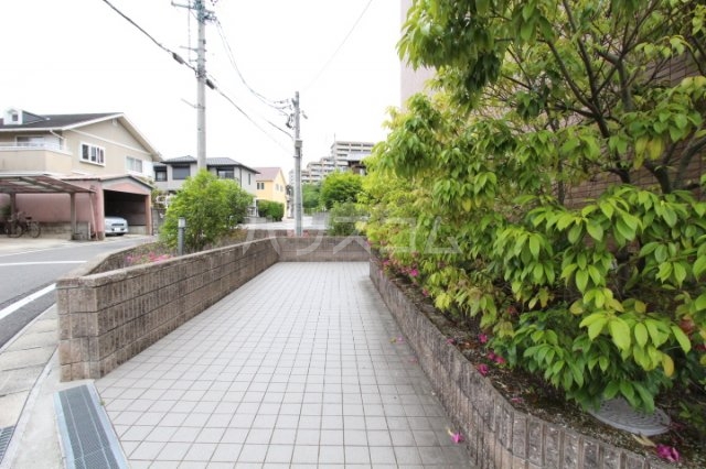 18/29 エントランス