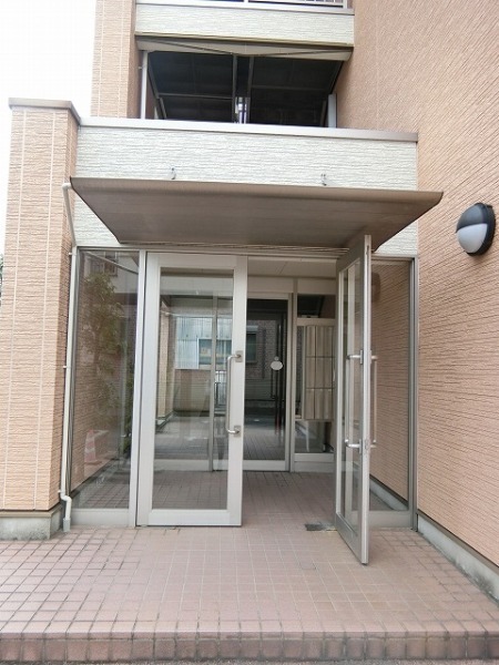 21/28 エントランス