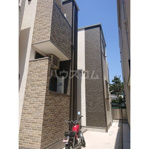 17/23 エントランス