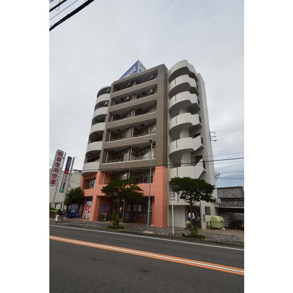 15/23 エントランス