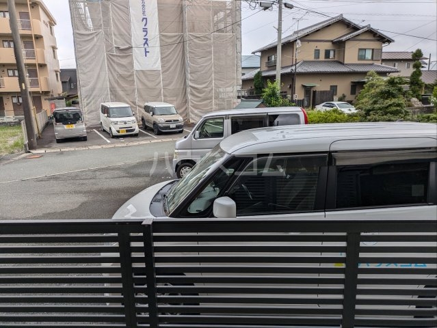 23/28 駐車場
