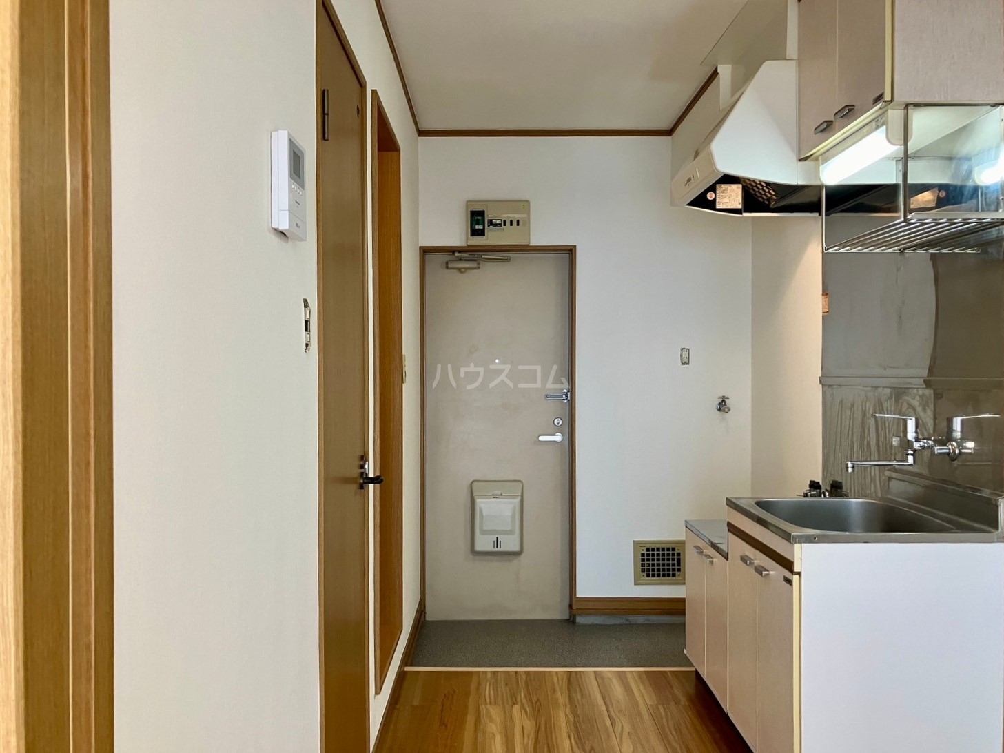 17/27 エントランス