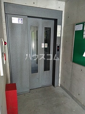 22/30 エントランス