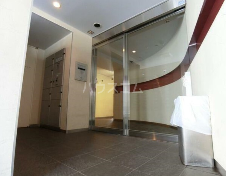 17/27 エントランス