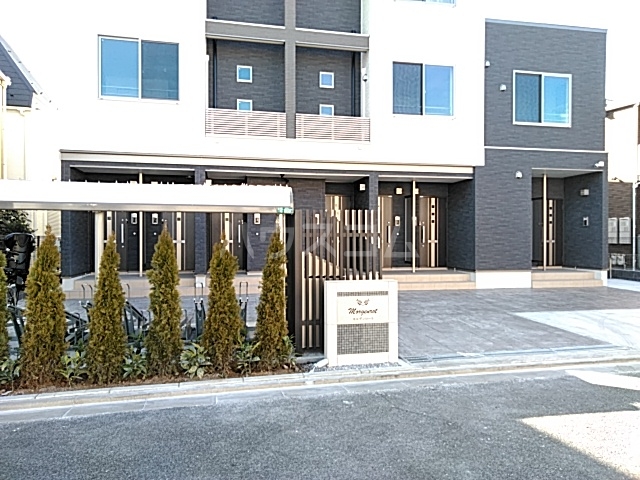 28/30 エントランス