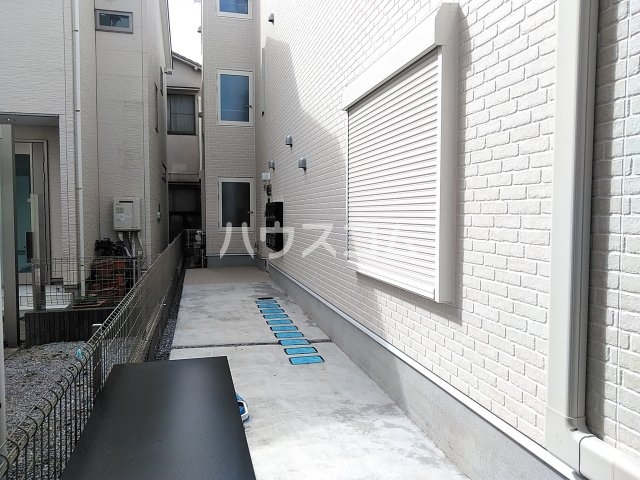 20/30 エントランス