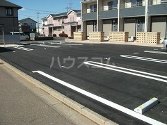 2/3 駐車場