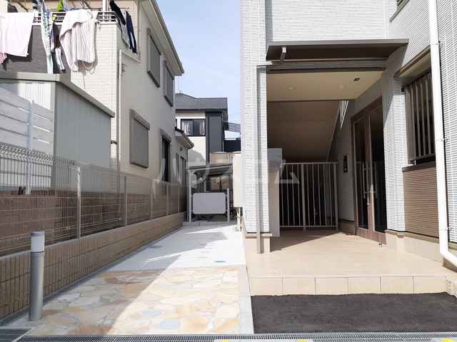 13/19 エントランス