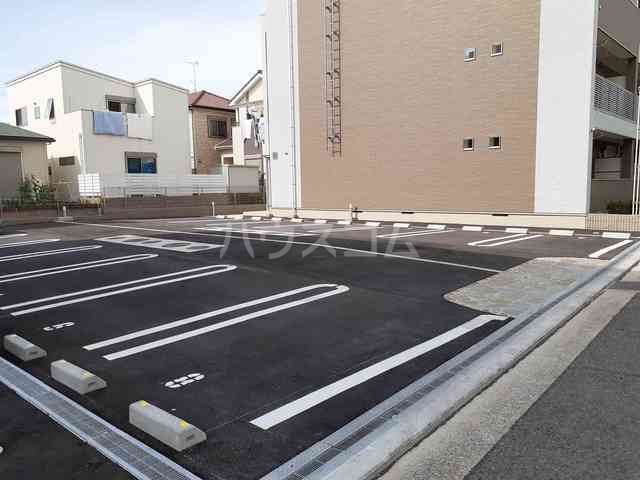 14/19 駐車場