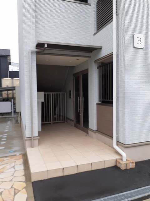 13/19 エントランス