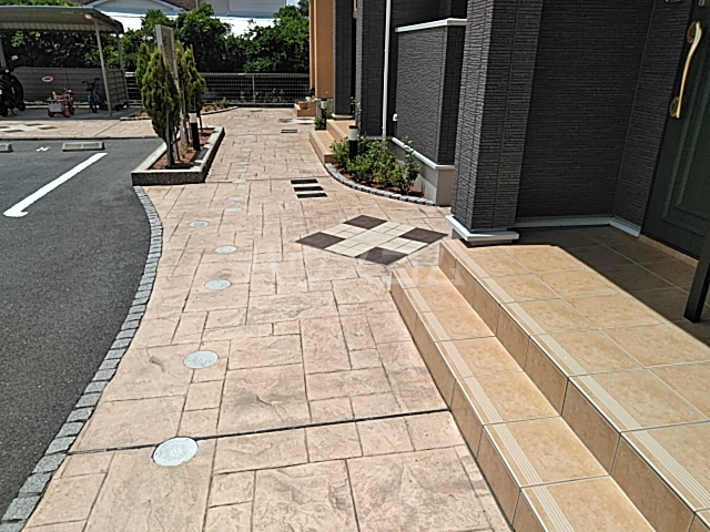 25/30 エントランス