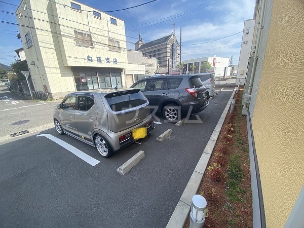 25/30 駐車場