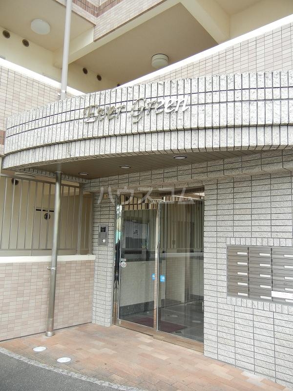 16/23 エントランス