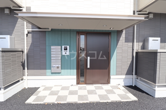 19/30 エントランス