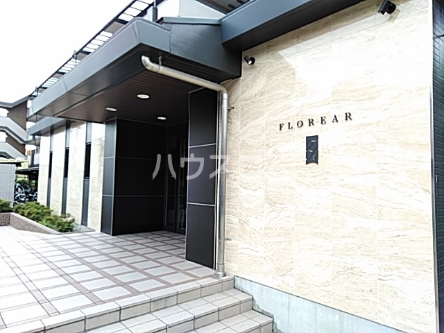 23/30 エントランス