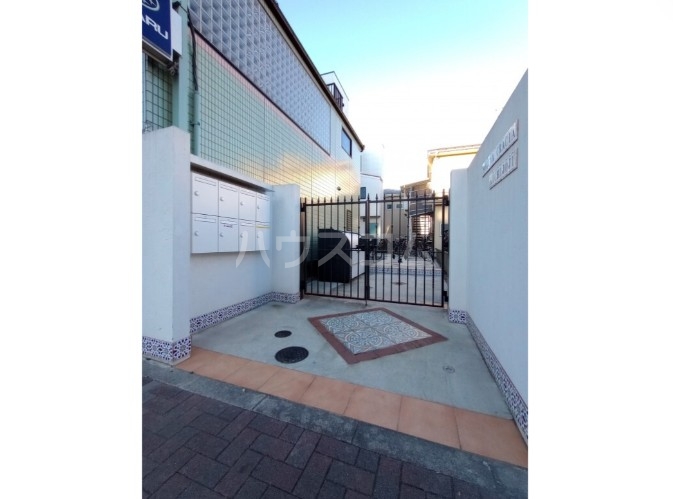 16/22 エントランス