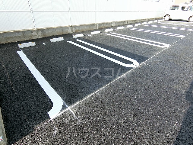 18/24 駐車場