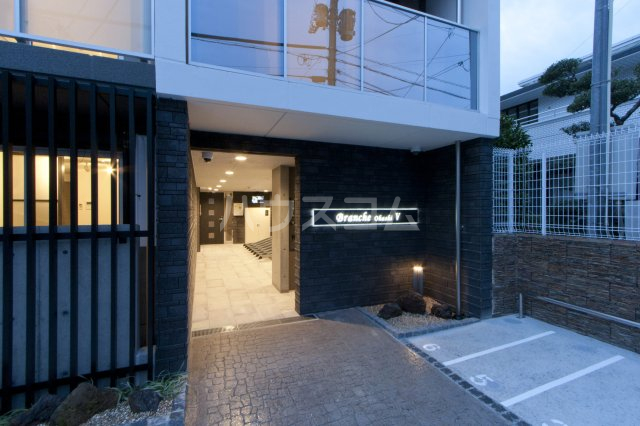 18/29 エントランス