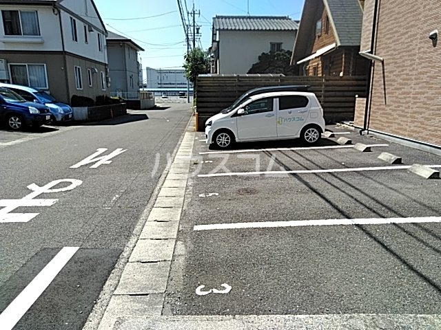2/4 駐車場