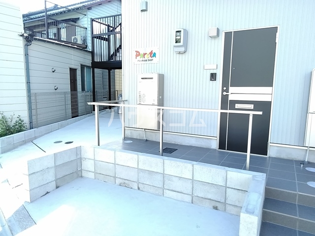 22/30 エントランス