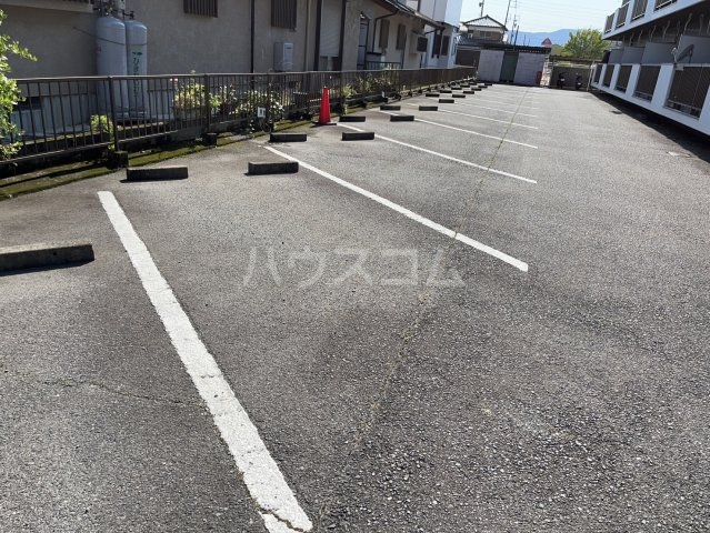 23/25 駐車場
