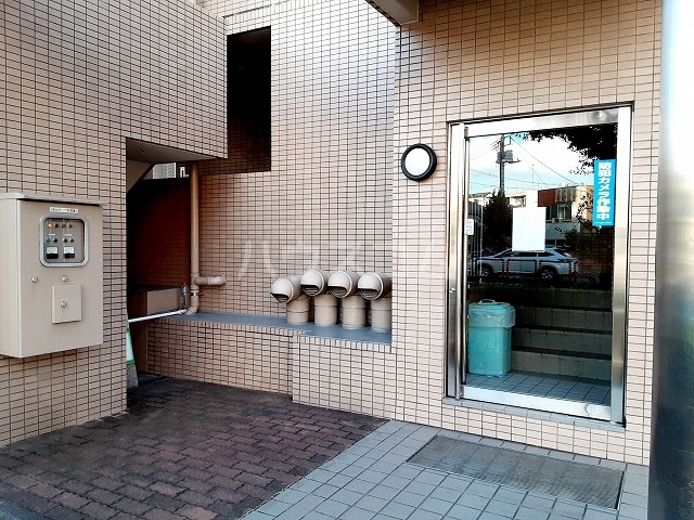28/30 エントランス