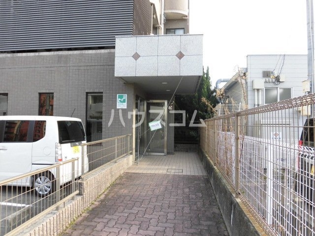 20/30 エントランス