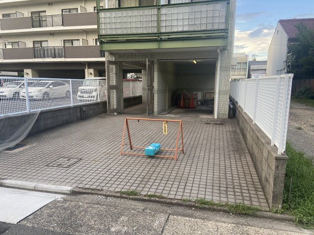 22/30 エントランス