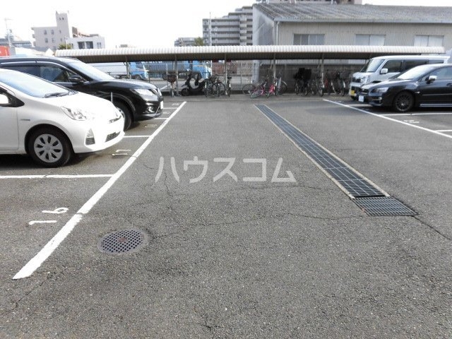 22/30 駐車場