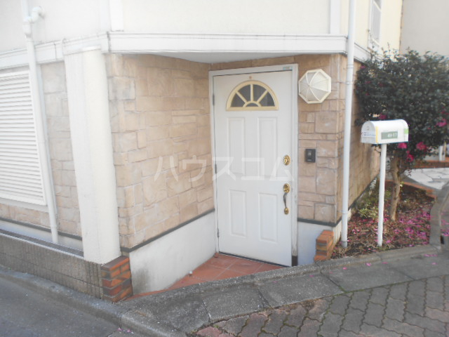 21/22 エントランス