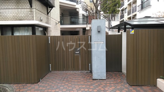 29/29 エントランス