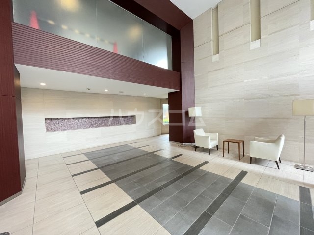 19/29 エントランス