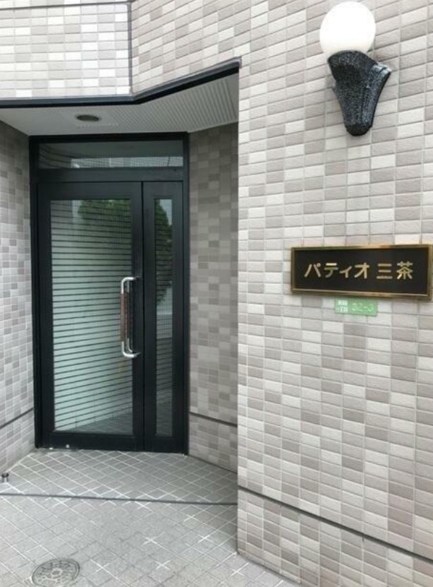 16/25 エントランス