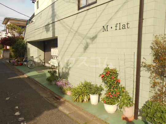 21/30 エントランス