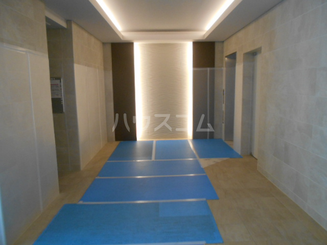 15/23 エントランス