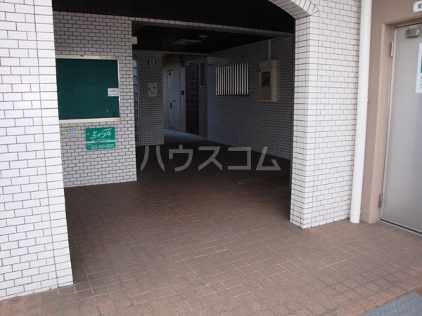 18/26 エントランス