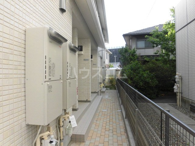 21/30 エントランス