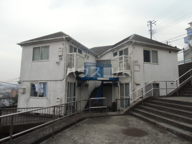 22/27 エントランス