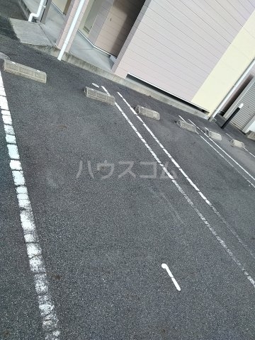 24/27 駐車場