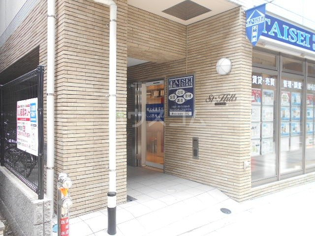 21/30 エントランス