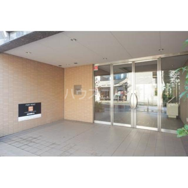 18/18 エントランス