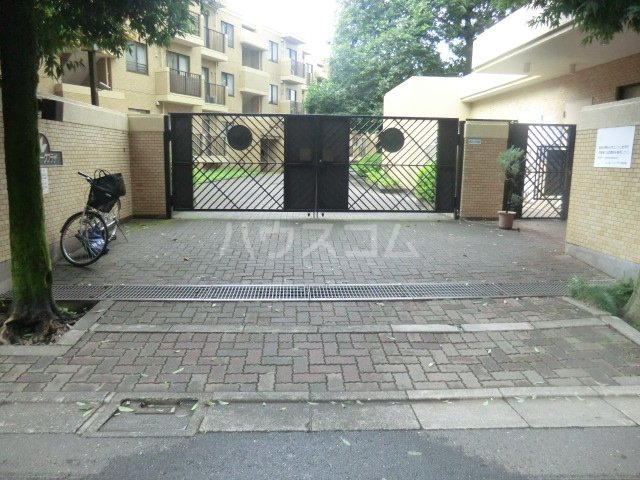 15/16 エントランス