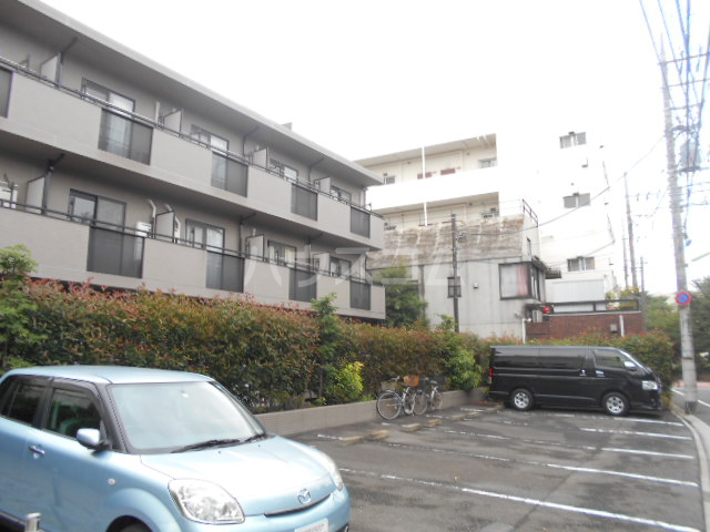 23/30 駐車場